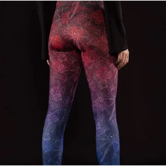 BLACKMILK Stranger Things Demogorgon Hunters Graffiti Leggings Ombre {G47} - Picture 3 of 6